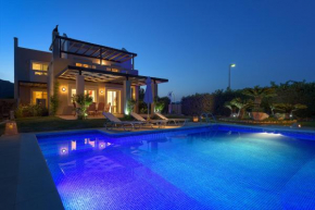 Evergreen Seaside Villa with private pool